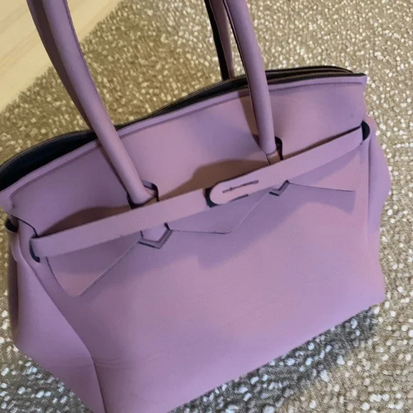 Chic Lavender Tote Bag - Picture 3 of 7